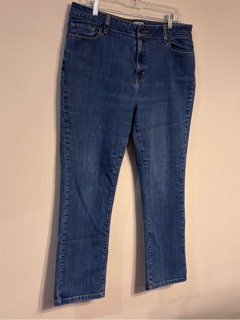 L.L. Bean Classic Fit Women's Straight-Leg Jeans in Medium Blue SZ 16 PET